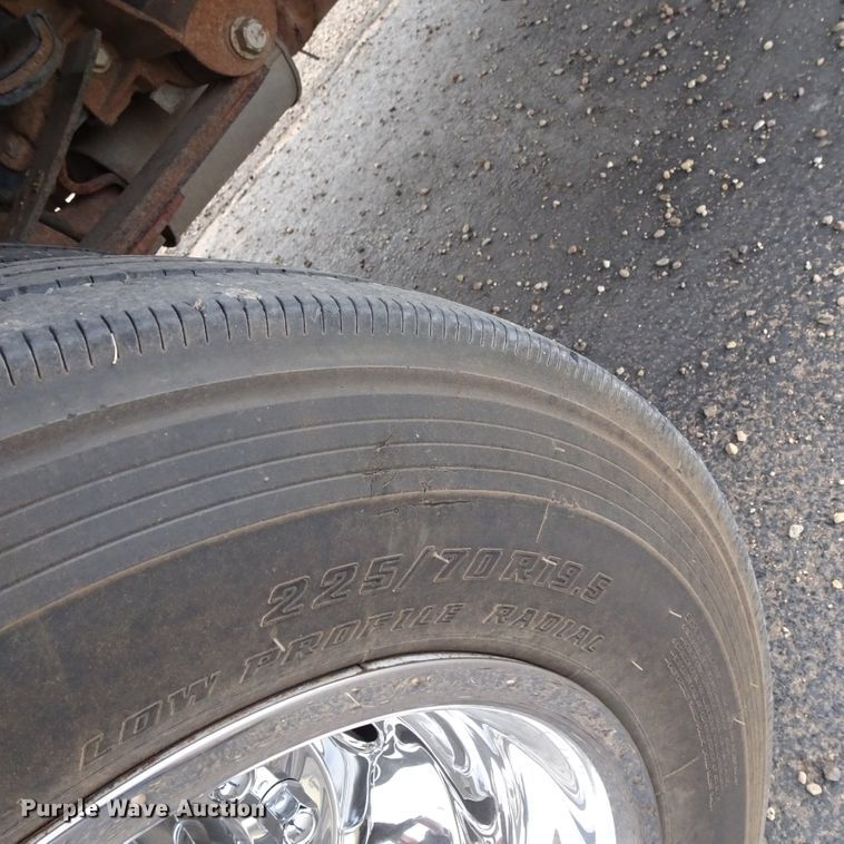 image for item GC9170 2010 Ford F550 SuperCab flatbed truck