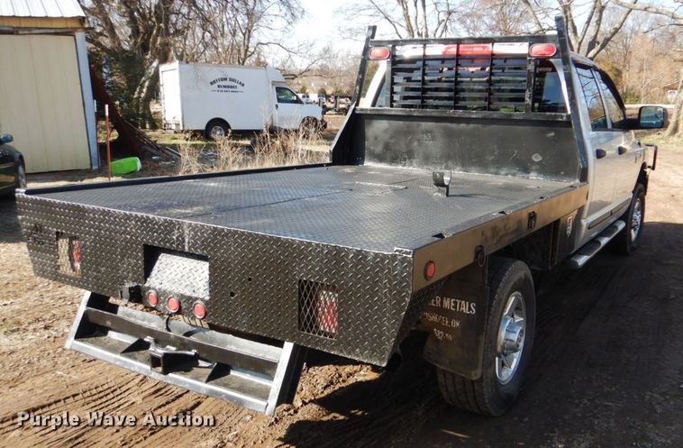 image for item GD9013 2007 Dodge Ram 2500 Quad Cab flatbed pickup truck