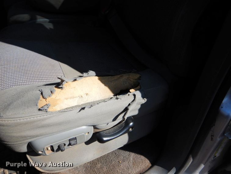 image for item GD9013 2007 Dodge Ram 2500 Quad Cab flatbed pickup truck