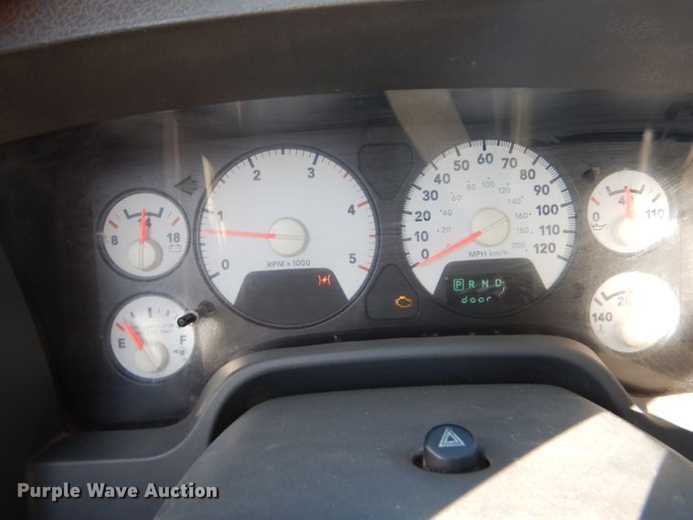 image for item GD9013 2007 Dodge Ram 2500 Quad Cab flatbed pickup truck