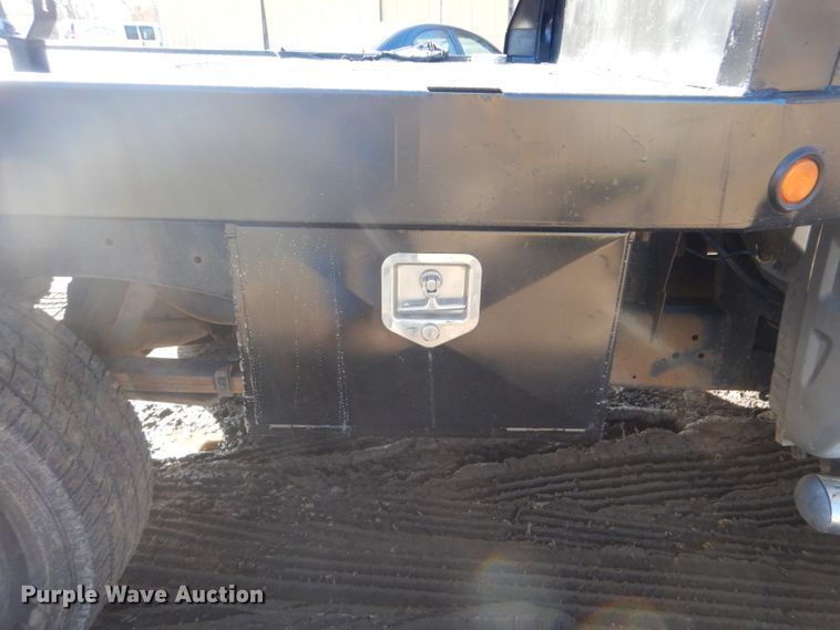 image for item GD9013 2007 Dodge Ram 2500 Quad Cab flatbed pickup truck