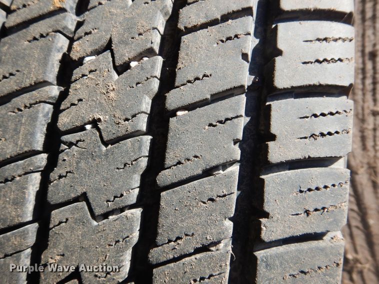 image for item GD9013 2007 Dodge Ram 2500 Quad Cab flatbed pickup truck