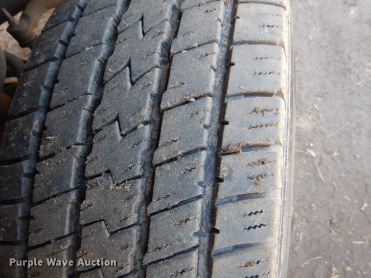 image for item GD9013 2007 Dodge Ram 2500 Quad Cab flatbed pickup truck