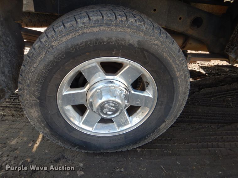 image for item GD9013 2007 Dodge Ram 2500 Quad Cab flatbed pickup truck