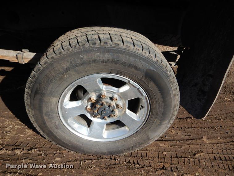 image for item GD9013 2007 Dodge Ram 2500 Quad Cab flatbed pickup truck