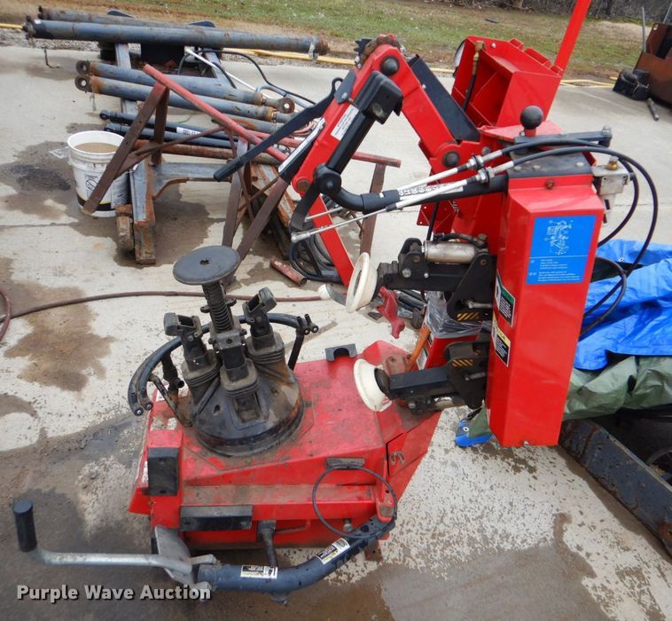 image for item GD9022 2005 Hunter TC3500 tire machine