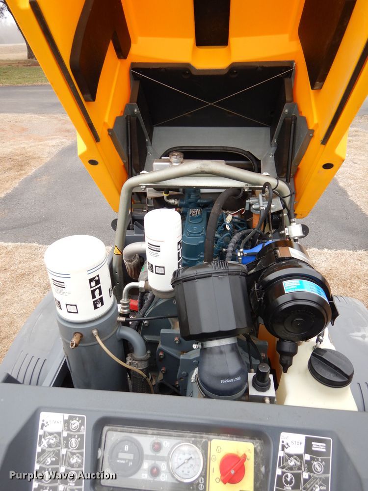 image for item GE9044 2017 Atlas Copco air compressor