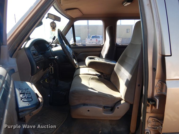 image for item GE9090 1997 Ford F350 Crew Cab pickup truck