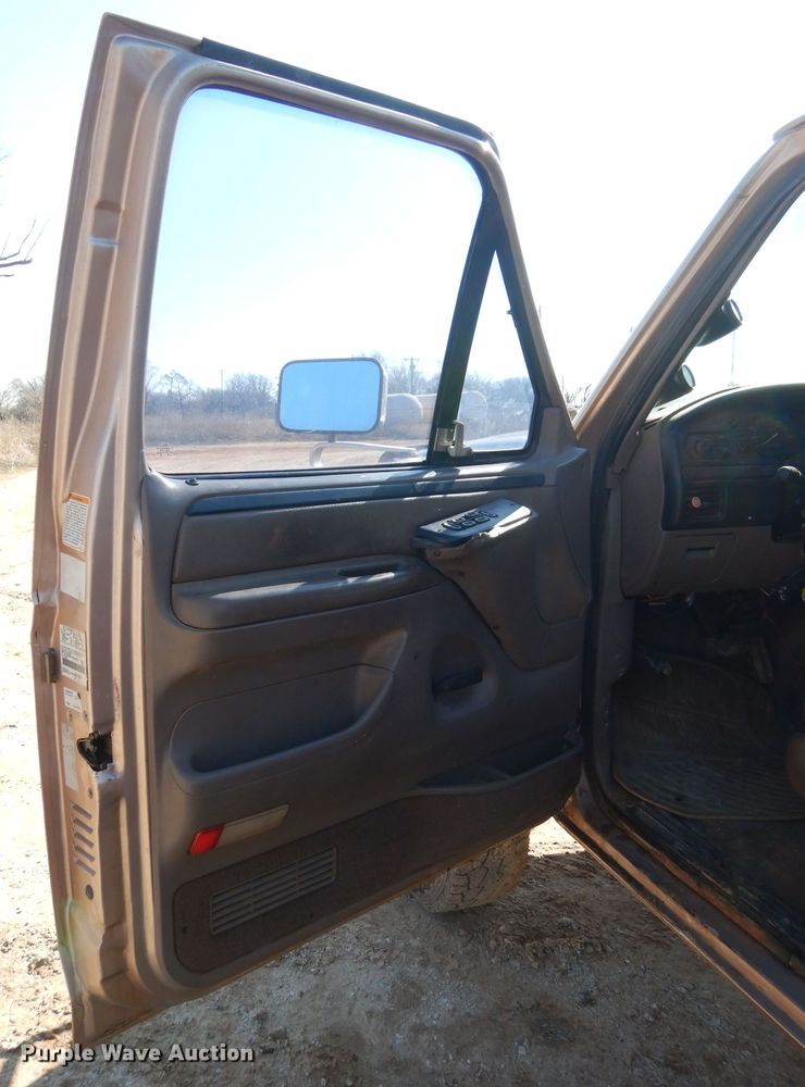 image for item GE9090 1997 Ford F350 Crew Cab pickup truck