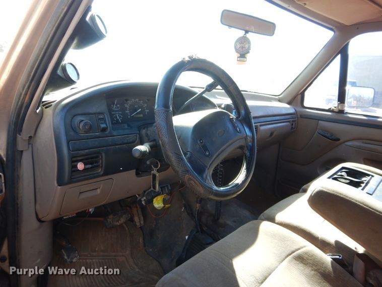 image for item GE9090 1997 Ford F350 Crew Cab pickup truck