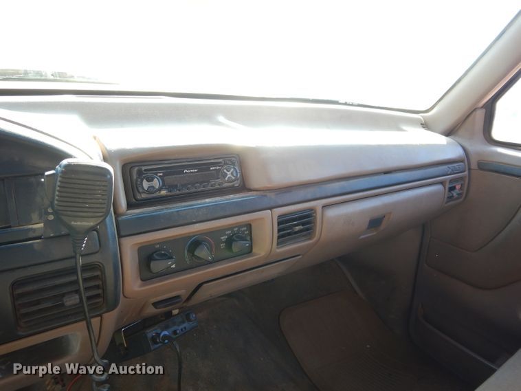 image for item GE9090 1997 Ford F350 Crew Cab pickup truck