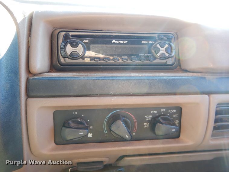 image for item GE9090 1997 Ford F350 Crew Cab pickup truck