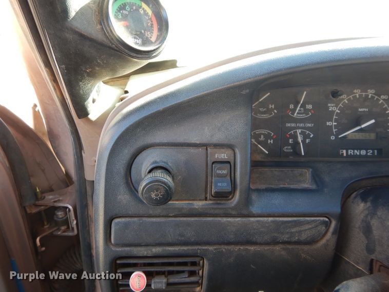 image for item GE9090 1997 Ford F350 Crew Cab pickup truck