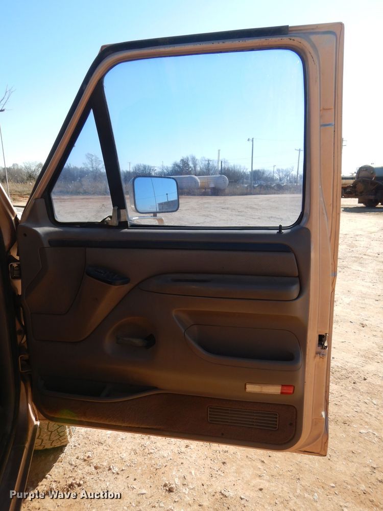 image for item GE9090 1997 Ford F350 Crew Cab pickup truck