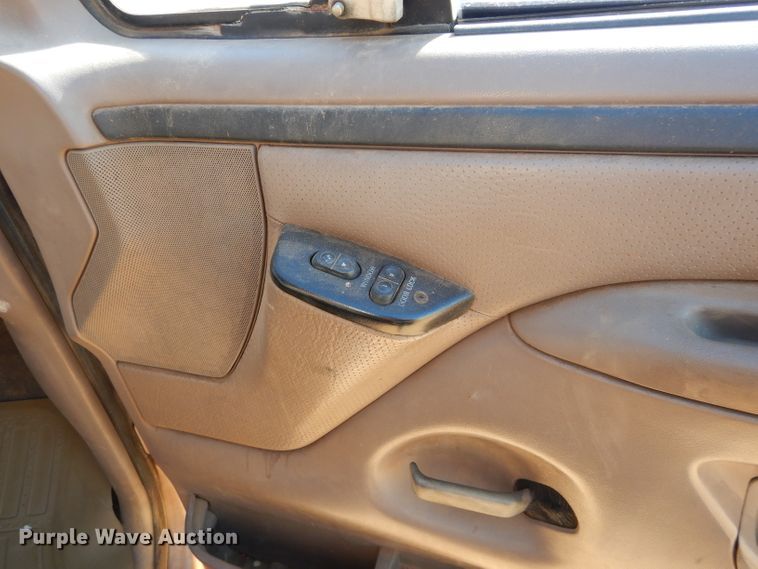 image for item GE9090 1997 Ford F350 Crew Cab pickup truck