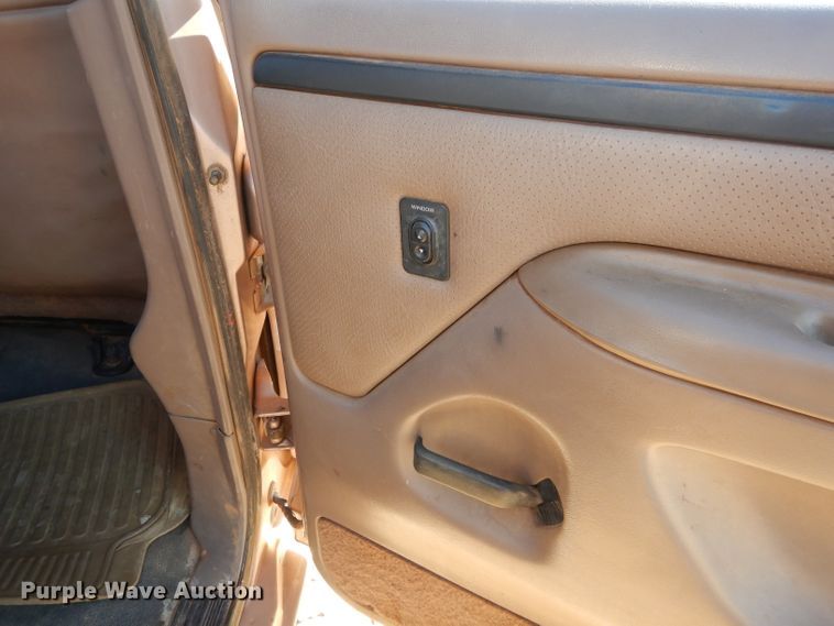 image for item GE9090 1997 Ford F350 Crew Cab pickup truck