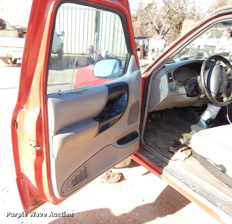 image for item GE9096 1999 Ford Ranger SuperCab pickup truck
