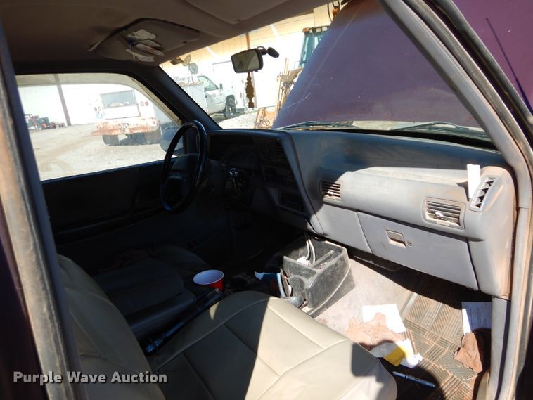 image for item GE9097 1994 Ford Ranger pickup truck