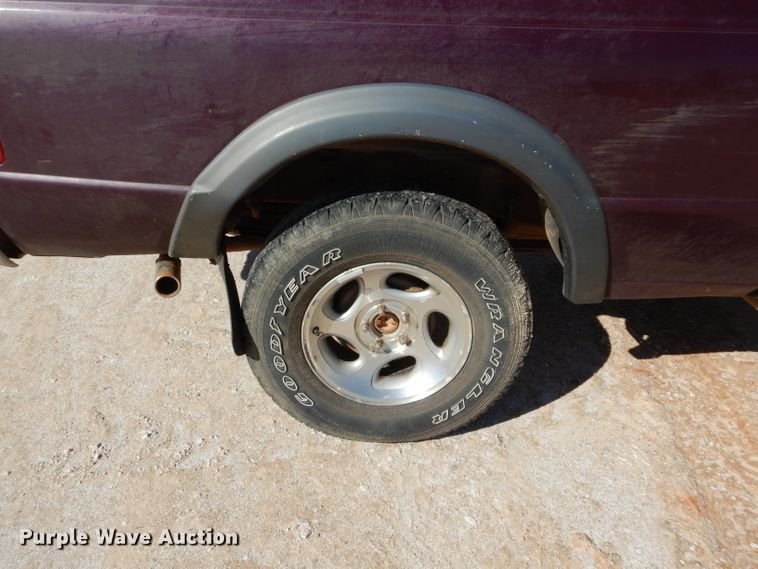 image for item GE9097 1994 Ford Ranger pickup truck