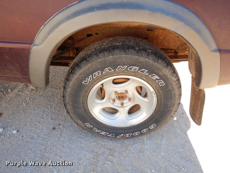 image for item GE9097 1994 Ford Ranger pickup truck