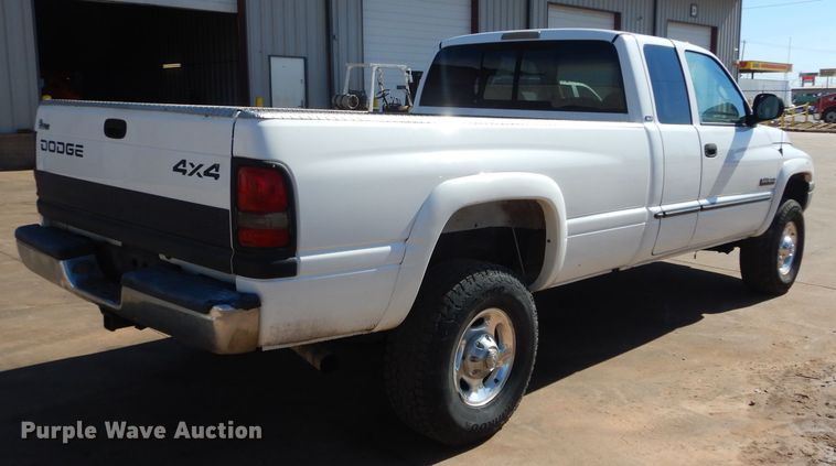 image for item GE9118 2001 Dodge Ram 2500 Quad Cab pickup truck