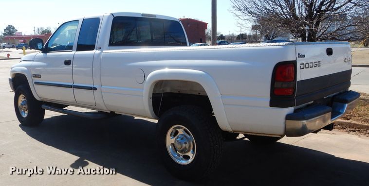 image for item GE9118 2001 Dodge Ram 2500 Quad Cab pickup truck