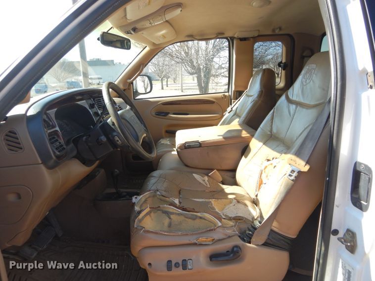 image for item GE9118 2001 Dodge Ram 2500 Quad Cab pickup truck