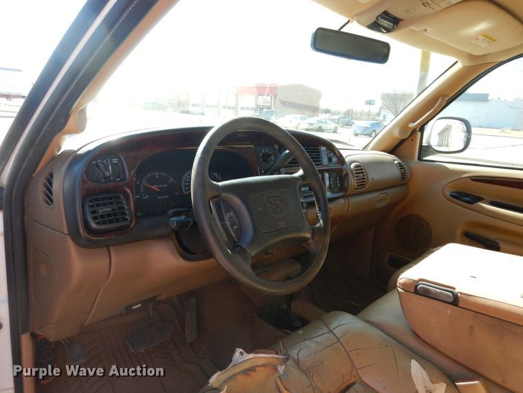 image for item GE9118 2001 Dodge Ram 2500 Quad Cab pickup truck