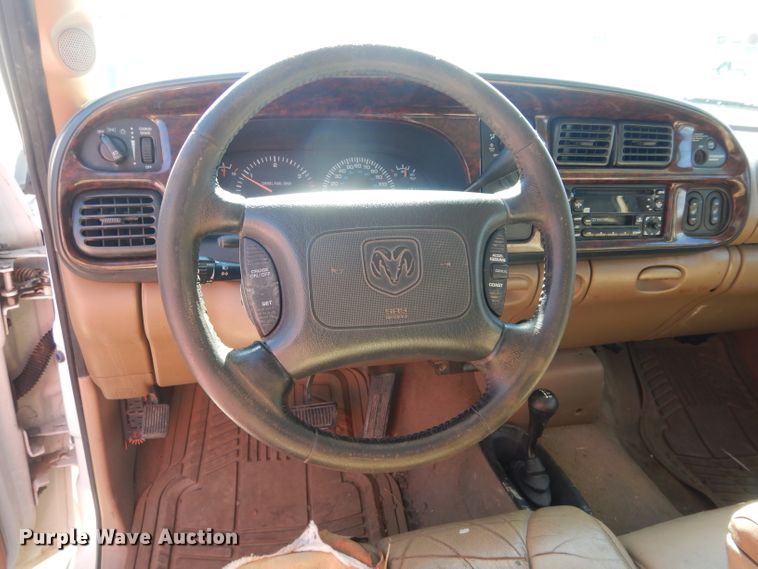 image for item GE9118 2001 Dodge Ram 2500 Quad Cab pickup truck