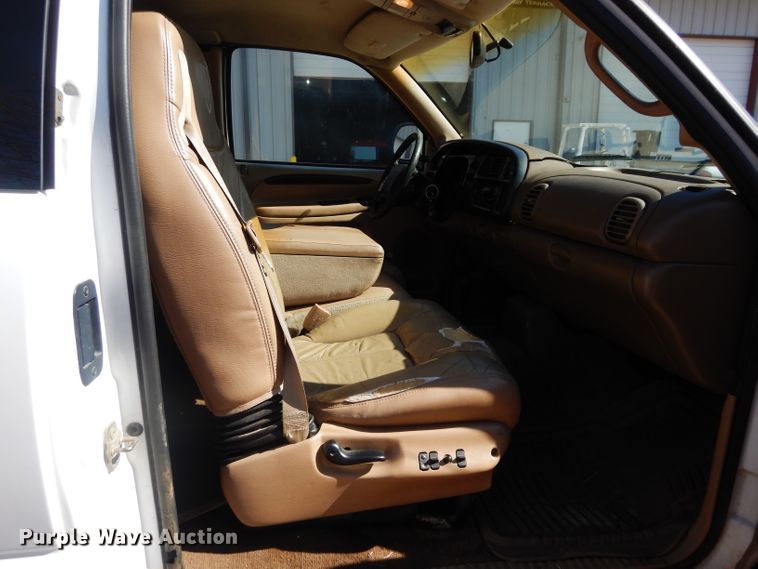 image for item GE9118 2001 Dodge Ram 2500 Quad Cab pickup truck