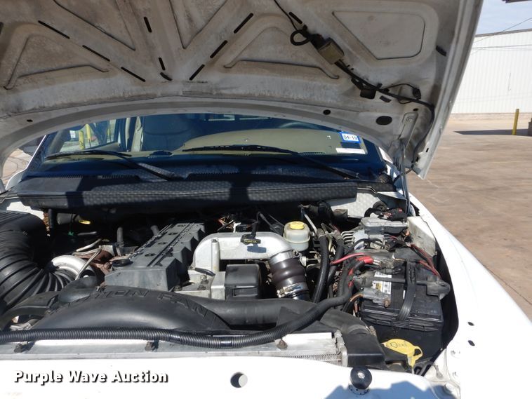 image for item GE9118 2001 Dodge Ram 2500 Quad Cab pickup truck