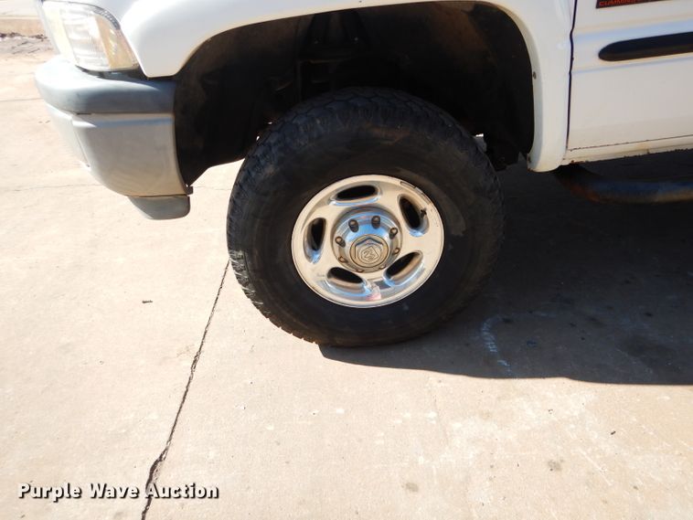image for item GE9118 2001 Dodge Ram 2500 Quad Cab pickup truck
