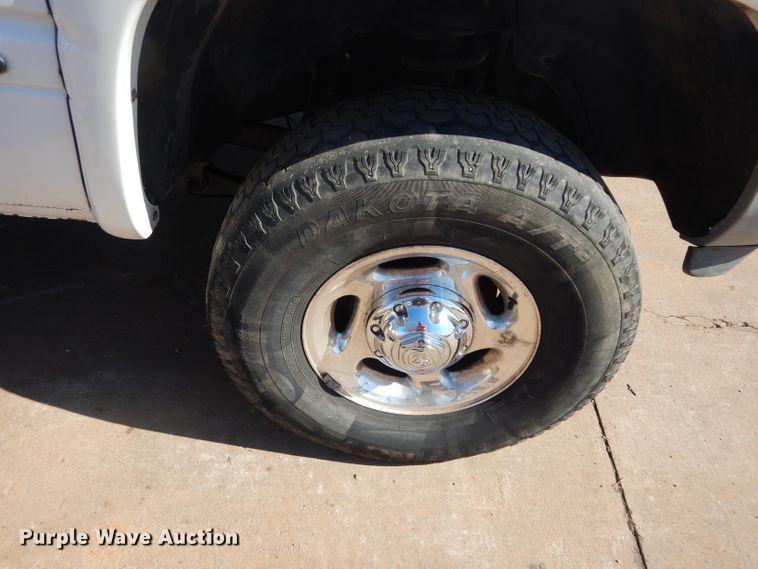 image for item GE9118 2001 Dodge Ram 2500 Quad Cab pickup truck