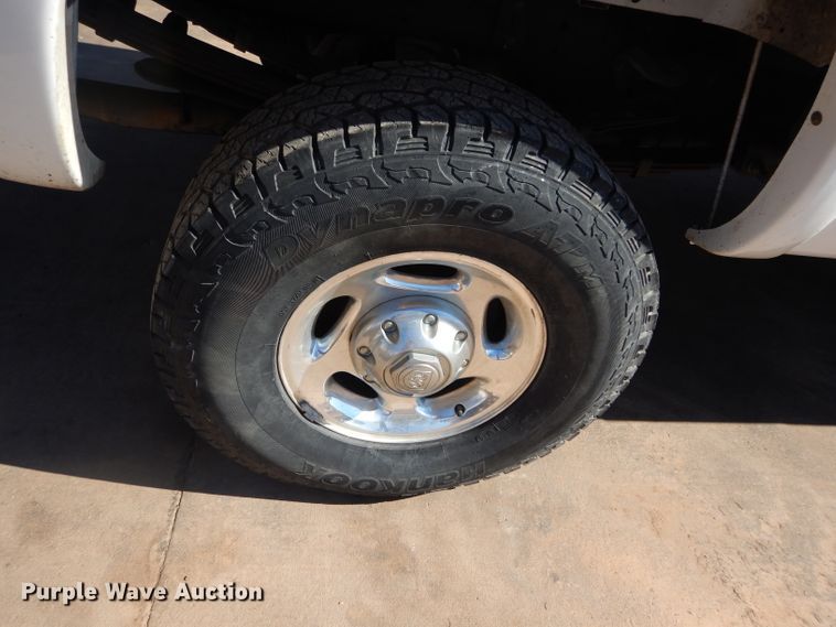 image for item GE9118 2001 Dodge Ram 2500 Quad Cab pickup truck