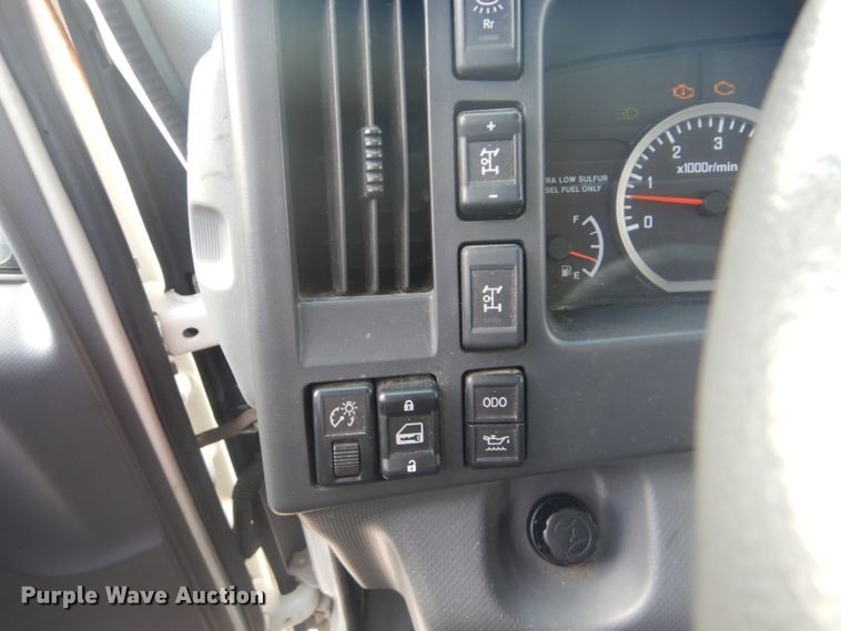 image for item GF9041 2012 Isuzu NPR refrigerated delivery truck