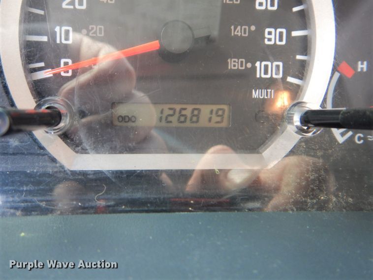 image for item GF9041 2012 Isuzu NPR refrigerated delivery truck