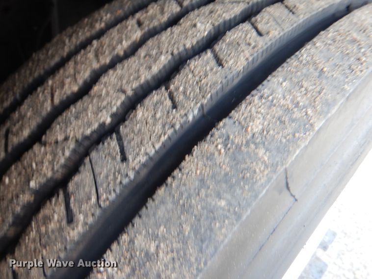 image for item GF9041 2012 Isuzu NPR refrigerated delivery truck