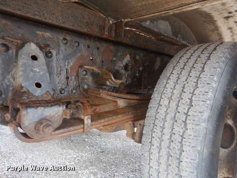 image for item GF9041 2012 Isuzu NPR refrigerated delivery truck