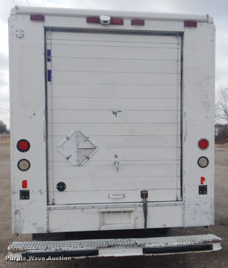 image for item GF9043 2000 Freightliner MT55 delivery truck