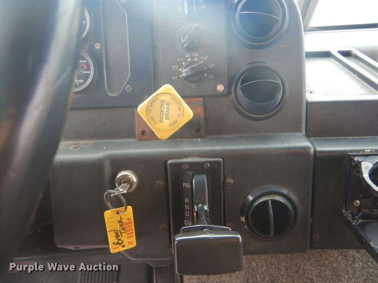 image for item GF9043 2000 Freightliner MT55 delivery truck