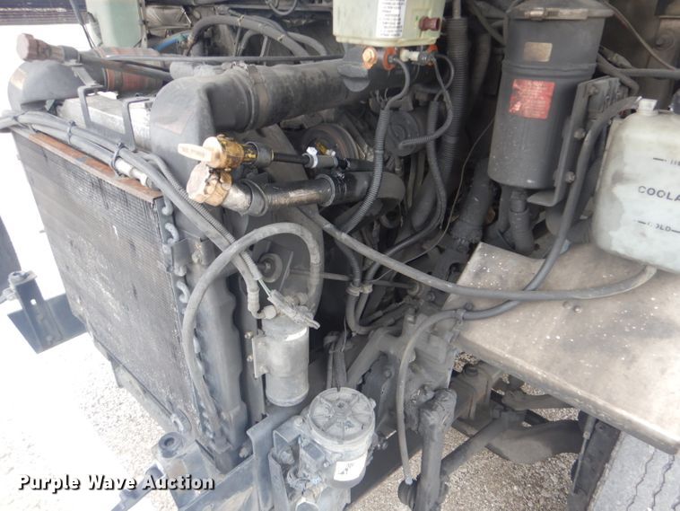 image for item GF9043 2000 Freightliner MT55 delivery truck