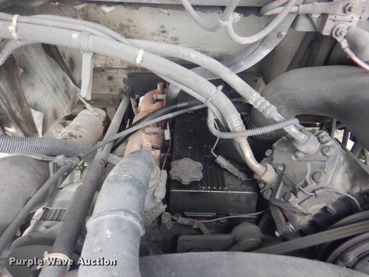 image for item GF9043 2000 Freightliner MT55 delivery truck