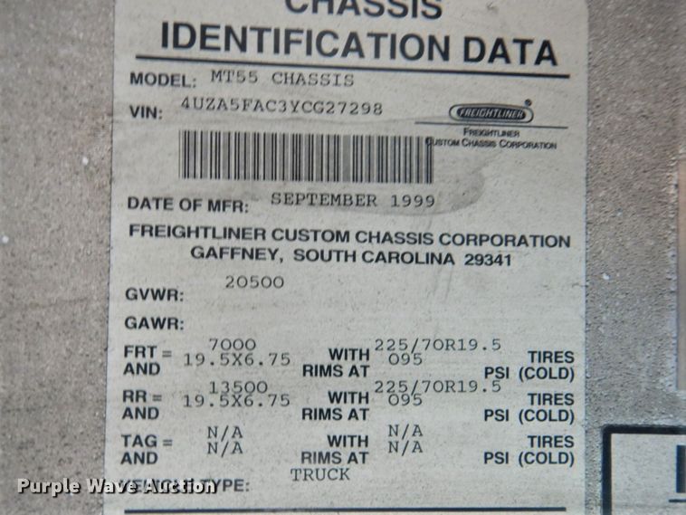 image for item GF9043 2000 Freightliner MT55 delivery truck