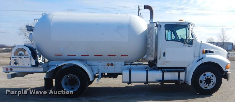 image for item GF9046 2006 Sterling Acterra propane truck