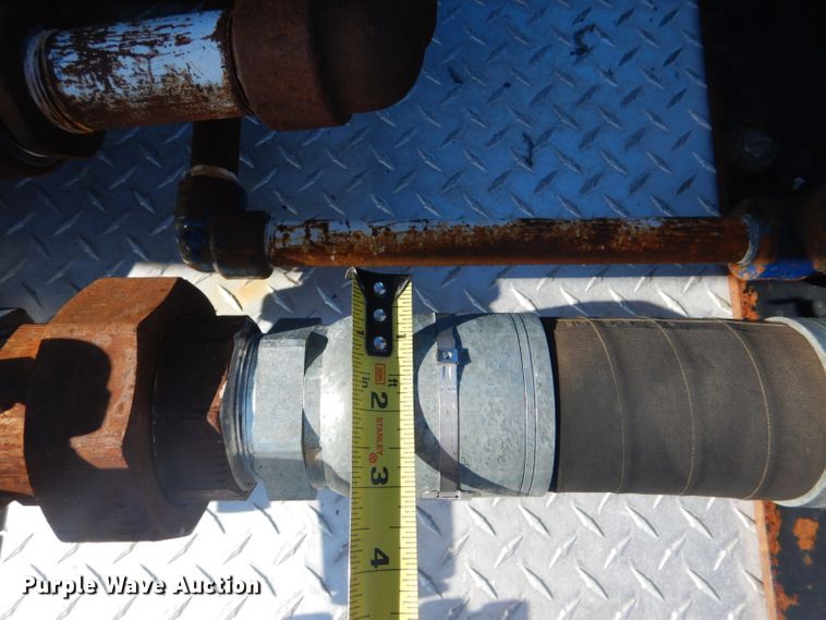 image for item GF9048 2002 International 4300 propane truck