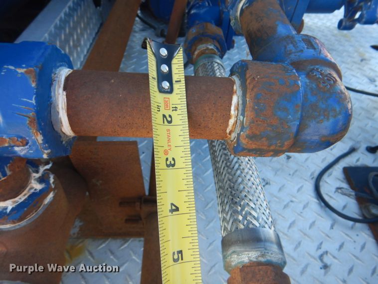 image for item GF9048 2002 International 4300 propane truck