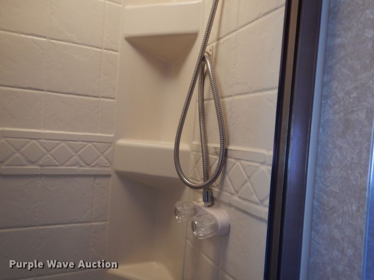 image for item GF9051 2008 Ford Econoline E450 camper