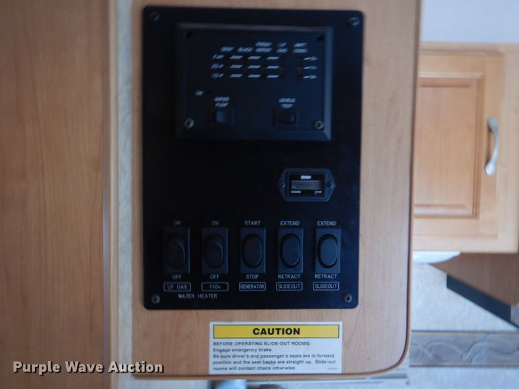 image for item GF9051 2008 Ford Econoline E450 camper