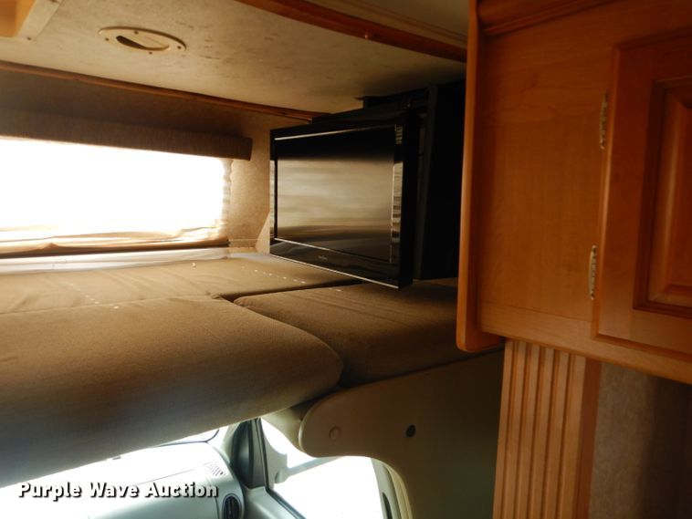 image for item GF9051 2008 Ford Econoline E450 camper