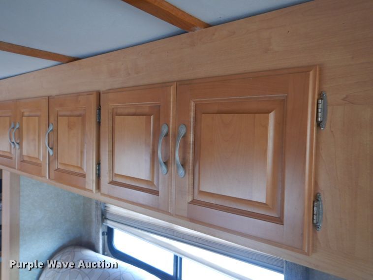 image for item GF9051 2008 Ford Econoline E450 camper